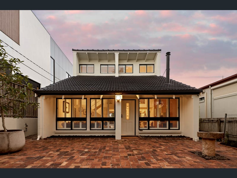 17 Gordon Terrace, Indooroopilly
