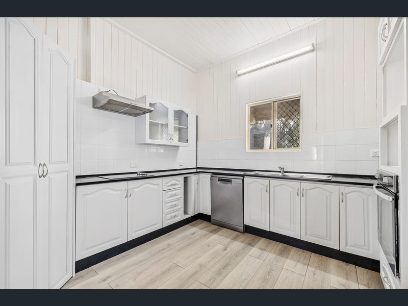 2 Cribb Street, Mount Morgan