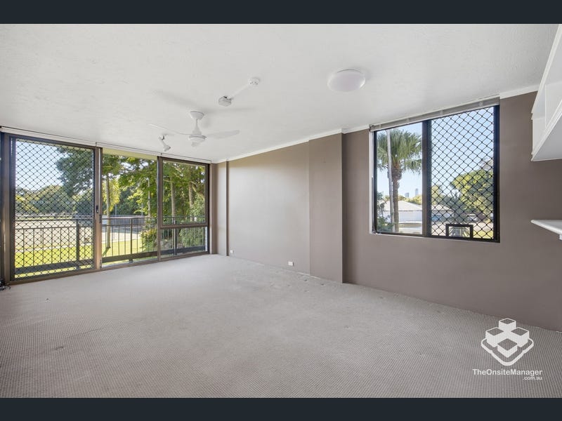 1/13 Fairway Drive, Clear Island Waters