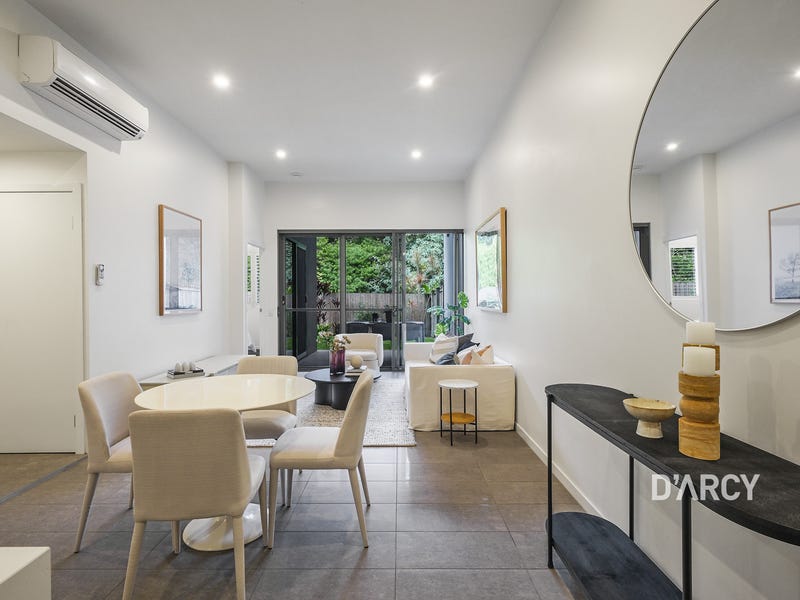1/10 Ruby Road, Mitchelton