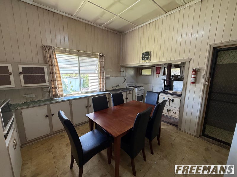 17 Wills Street West, Nanango
