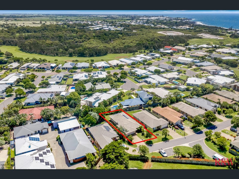 15 McCallum Close, Coral Cove