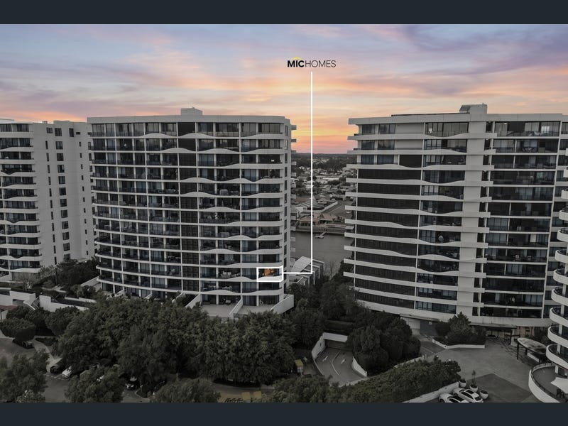 3306/5 Harbour Side Court, Biggera Waters
