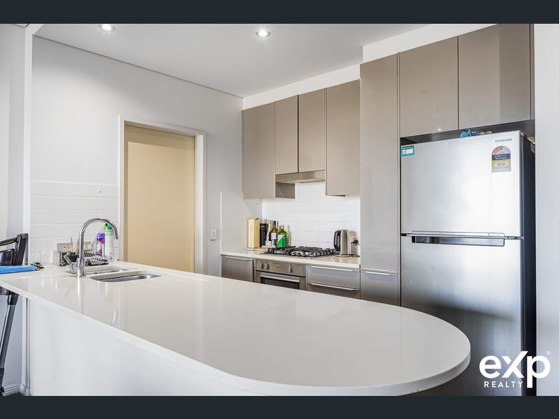 504/6 Aqua Street, Southport