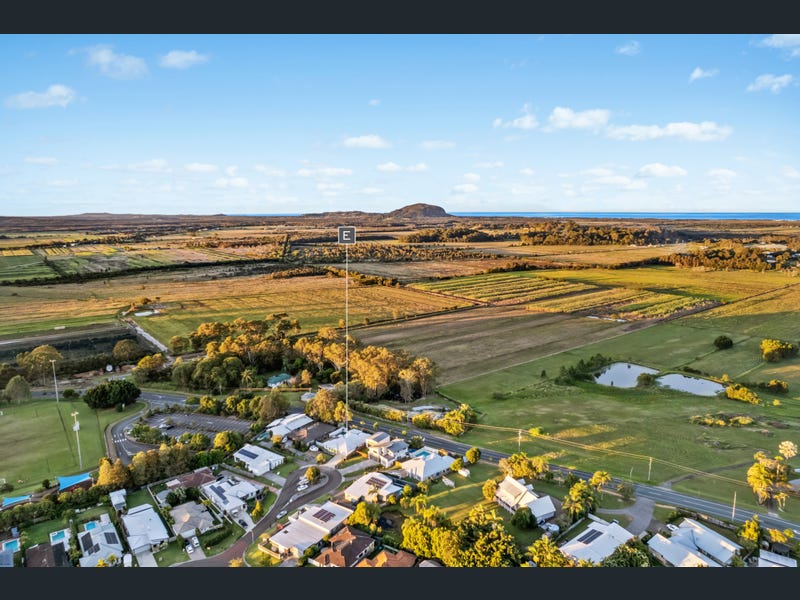 10 Deepwater Close, Bli Bli