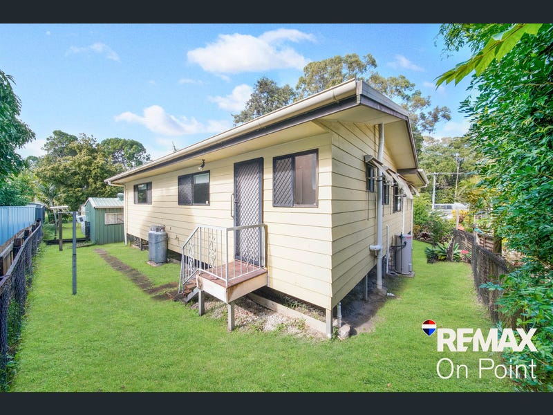 16 Ross Street, Coochiemudlo Island