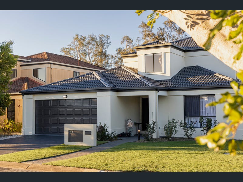 37 The Estuary, Coombabah