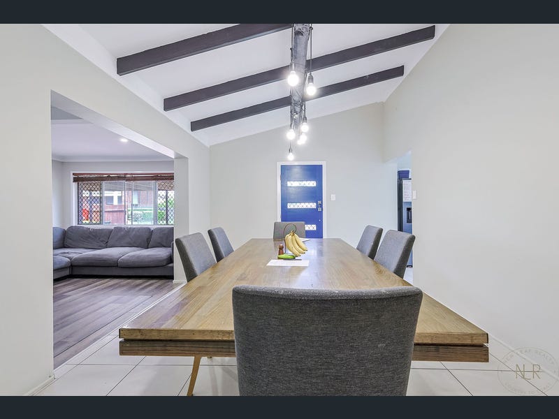 8 Scoresby Street, Mount Warren Park