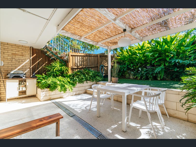 2/371 Cornwall Street, Greenslopes