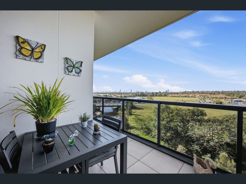 403/1 Waterfront Place, Robina