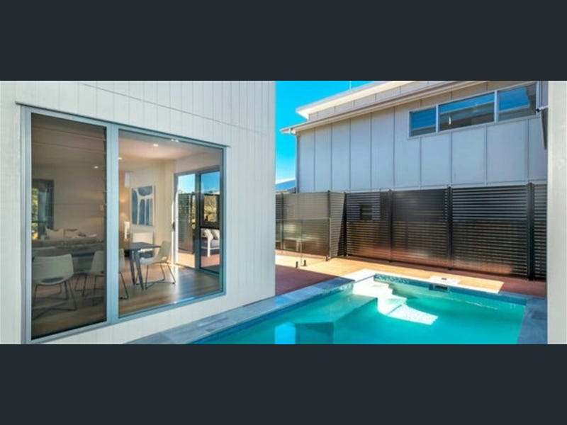 32 King Arthur Terrace, Tennyson