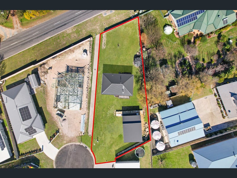 11 Pavilion Drive, Stanthorpe