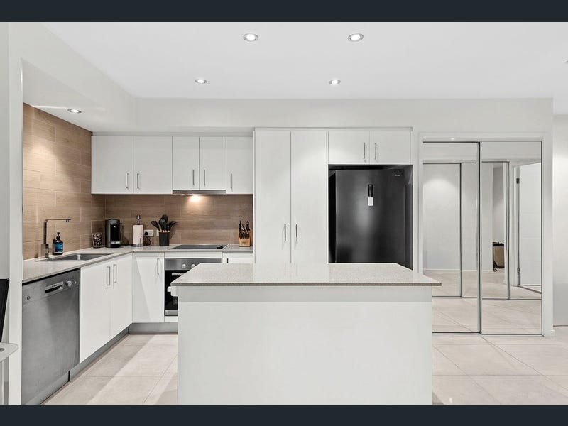 8/2 Little Bennett Street, Norman Park