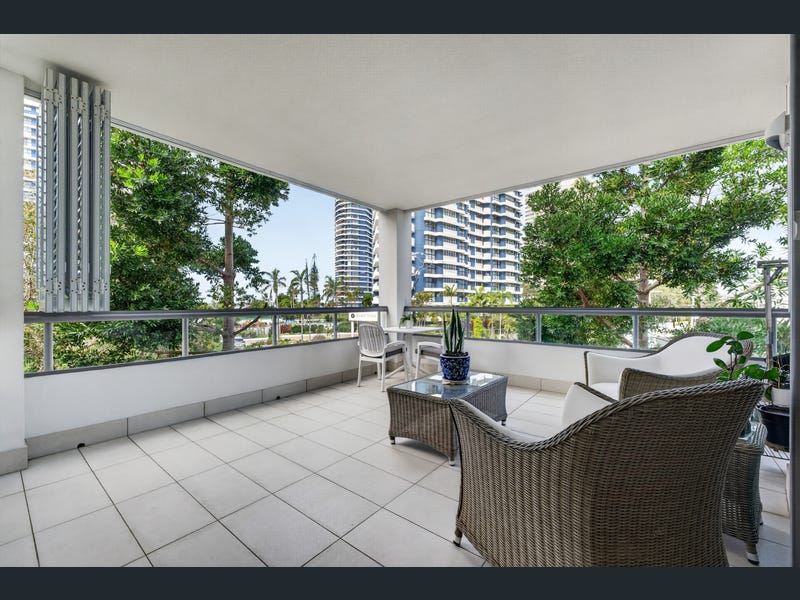 12A/28 Bayview Street, Runaway Bay