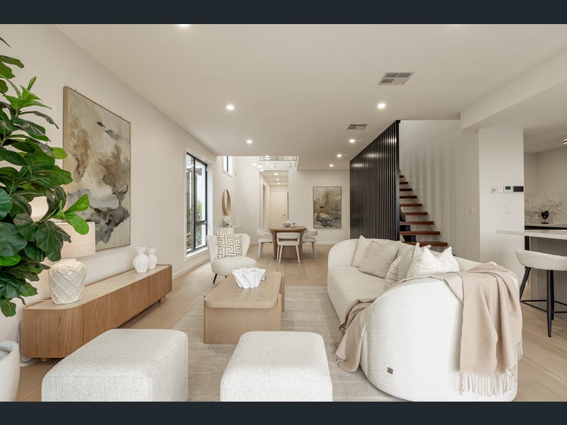 5038 Harbourview Drive, Hope Island
