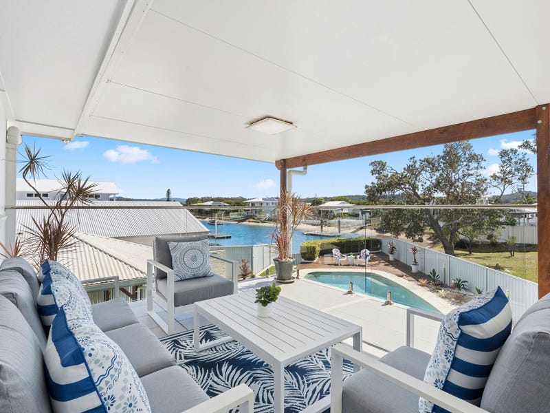 1 Dolphin Court, Palm Beach