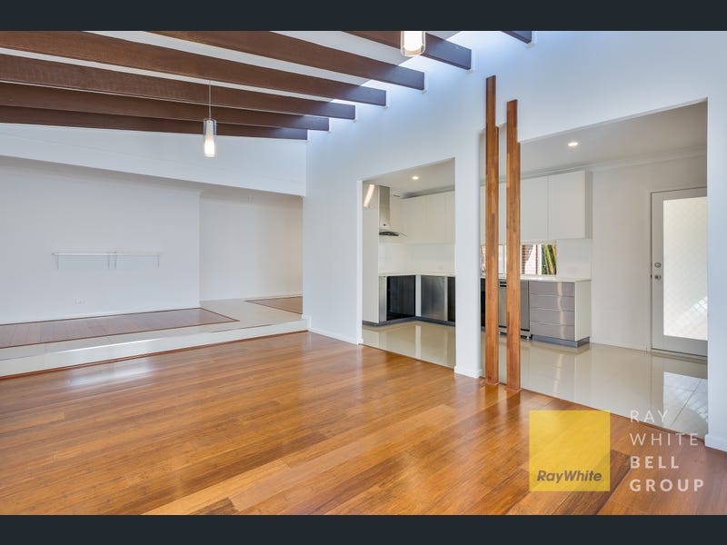 9 Essendon Close, Arundel