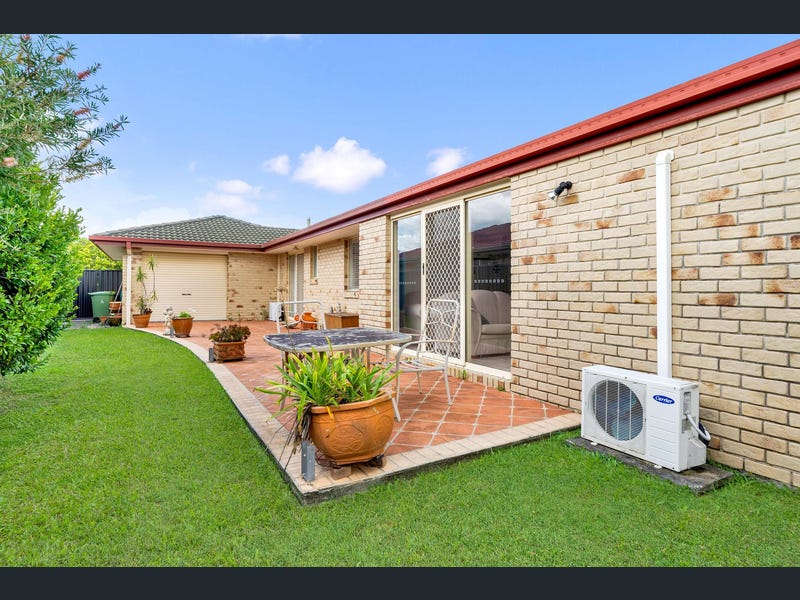 4 Silkwood Court, Warner