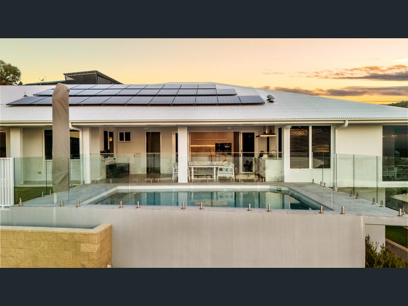 11 The Point, Castle Hill