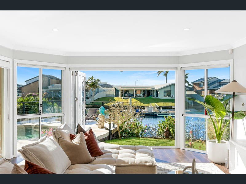 51 Tradewinds Avenue, Paradise Point