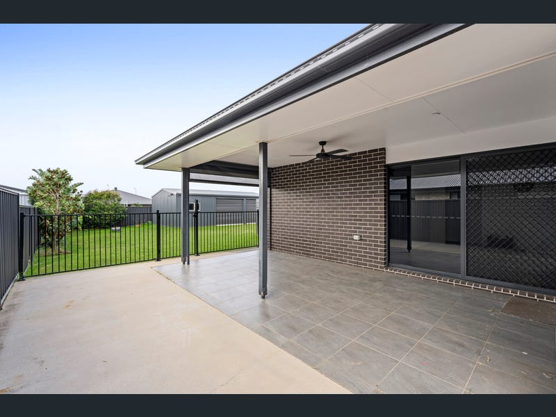 3 Basset Crescent, Torrington