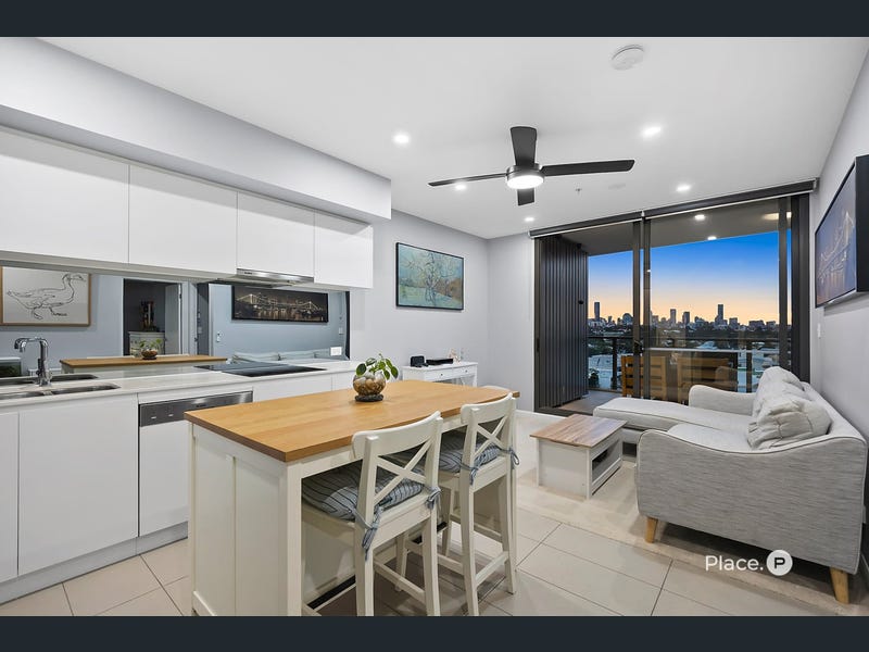 30602/300 Old Cleveland Road, Coorparoo