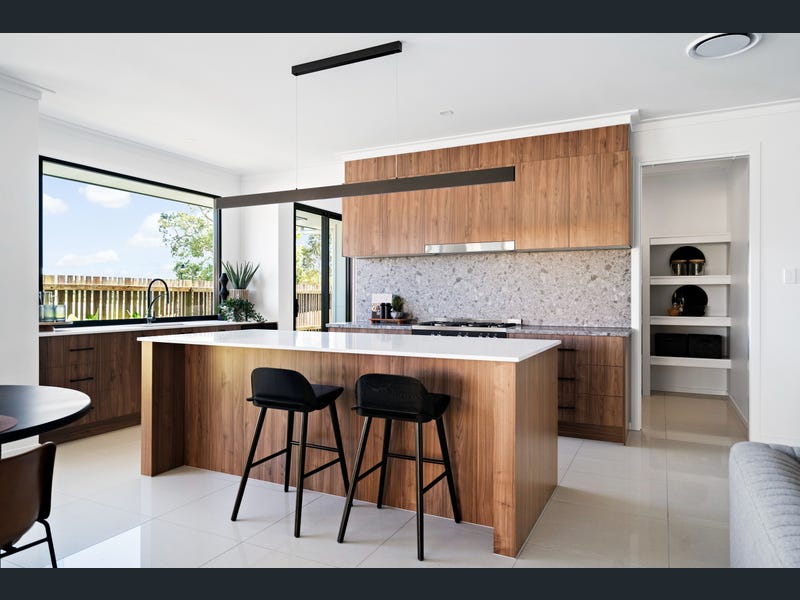 35 Foley Way, White Rock