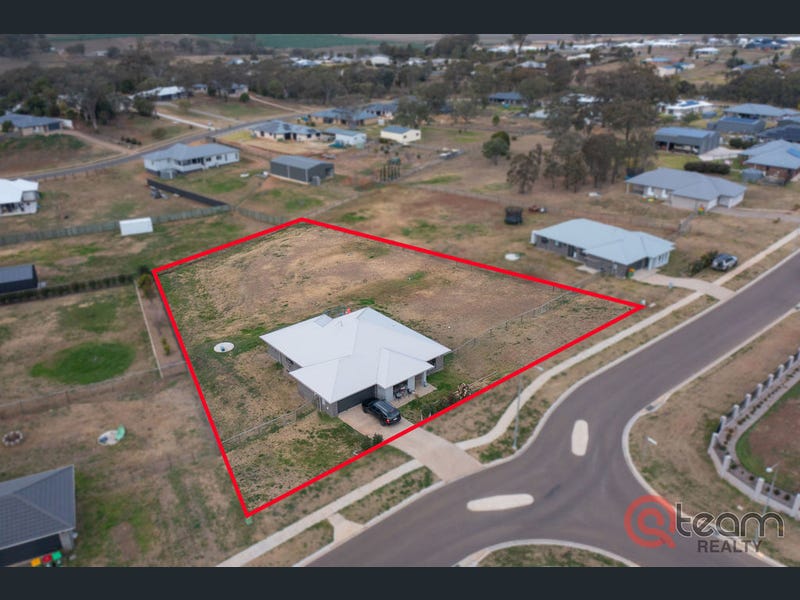 32 Harvest Road, Meringandan West