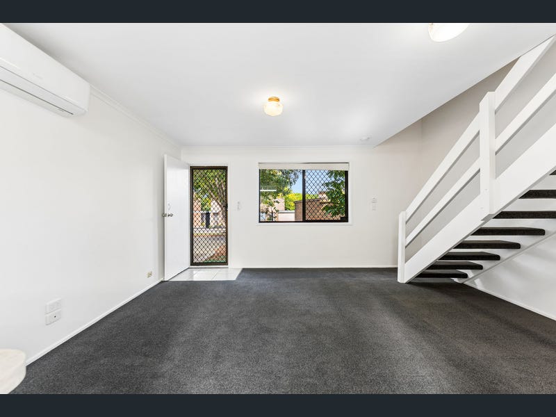 1/10 Cognac Court, Kingston