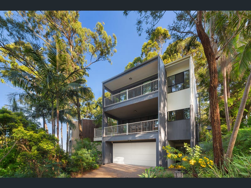 8 Sanctuary Crest Drive, Currumbin