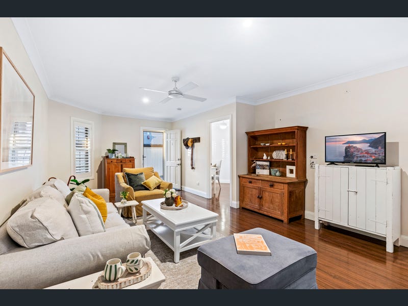 2/249 Riding Road, Balmoral