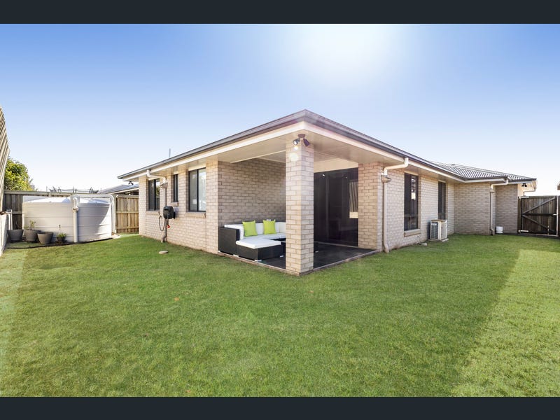 14 Whitewood Way, Cotswold Hills