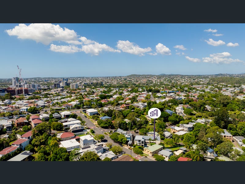 2/16 Wilkins Street East, Annerley