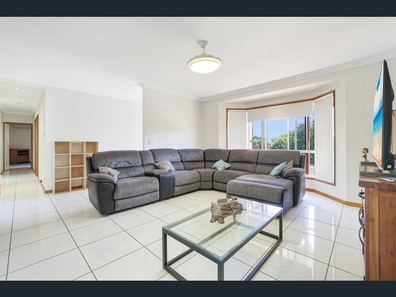21 Belluna Crescent, Gooburrum