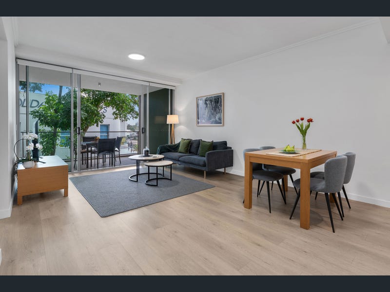 2205/33 T E Peters Drive, Broadbeach Waters