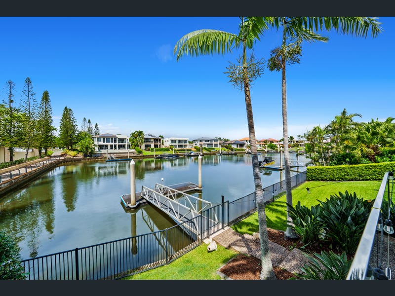 2301 Belmont Court East, Hope Island