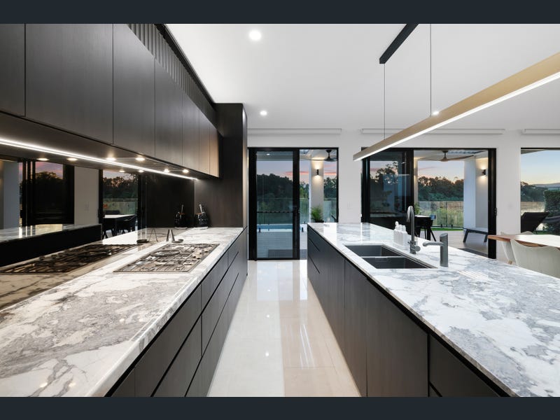 25 The Boulevarde, Benowa
