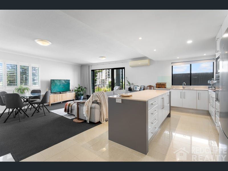 4/11 Dix Street, Redcliffe