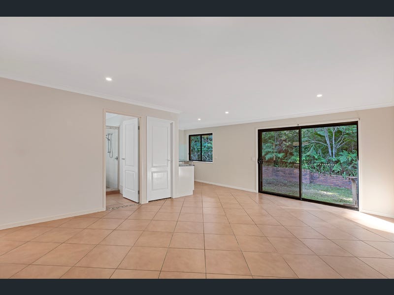 16 The Parkway Place, Mapleton