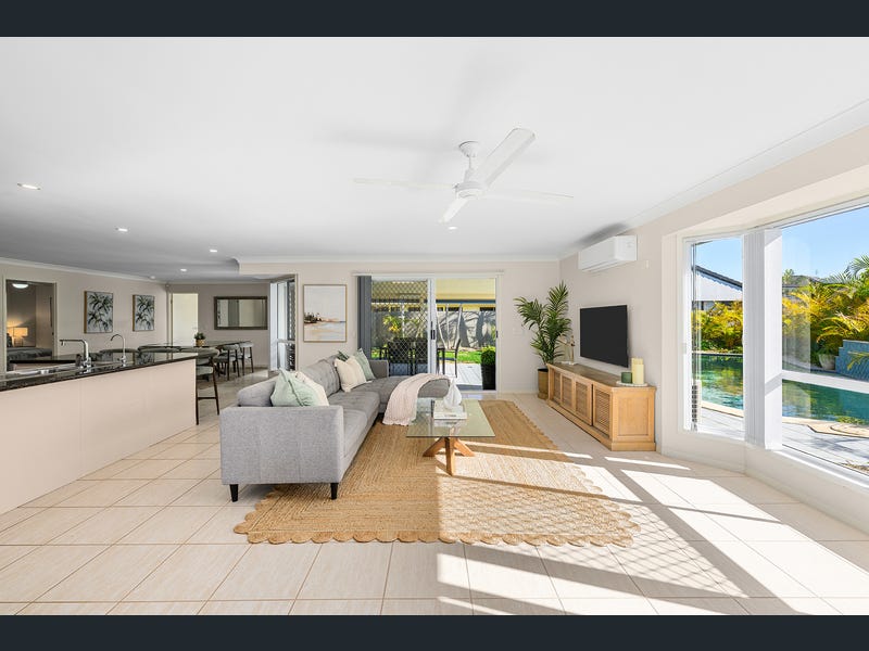 22 Dallow Crescent, Helensvale