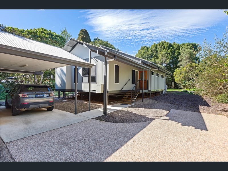 55 Western Avenue, Montville