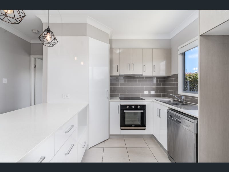 2/541 South Street, Glenvale