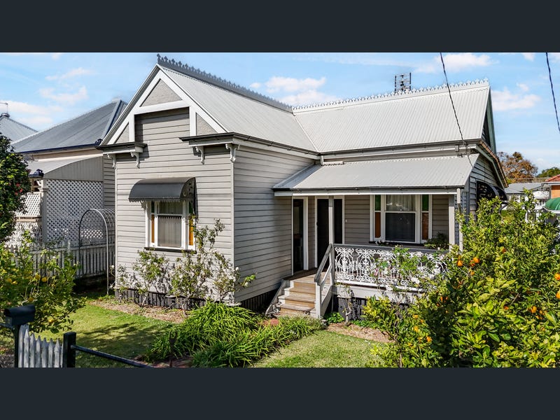 12 Burns Street, East Toowoomba