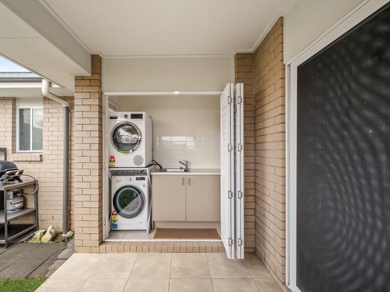 7 Yarrow Circuit, Griffin