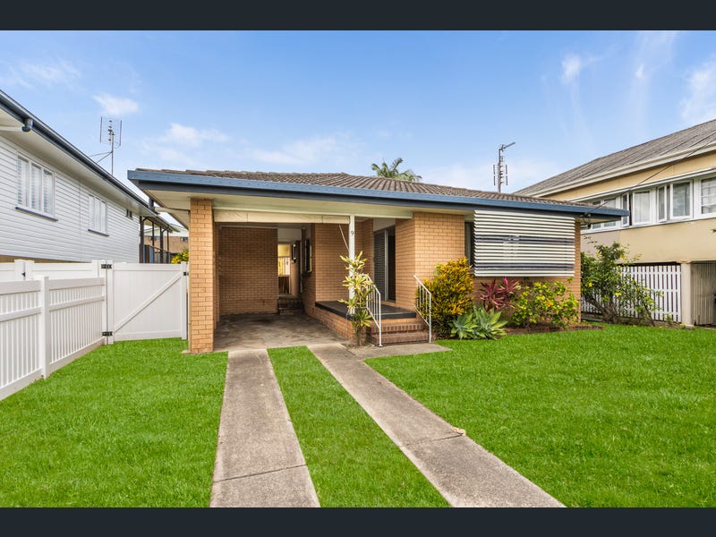 9 Edmund Street, Moffat Beach