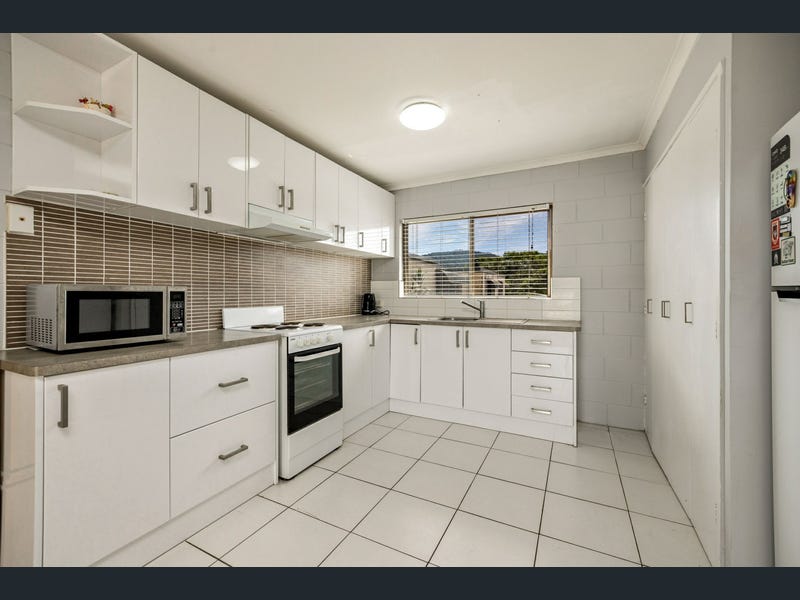 8/22 Jensen Street, Manoora