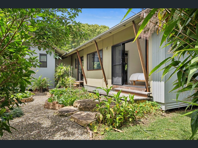 8 Creek Way, Currumbin Valley