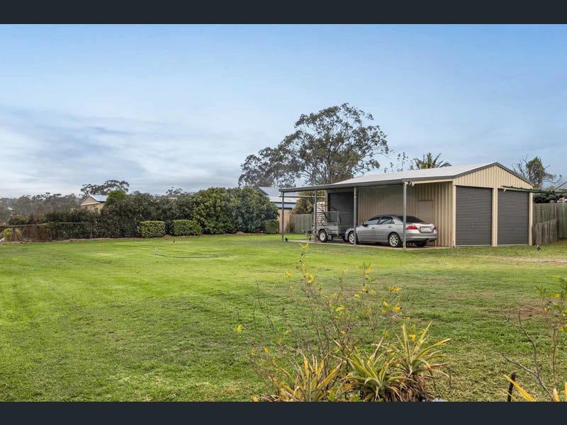 6 Lewis Drive, Meringandan West