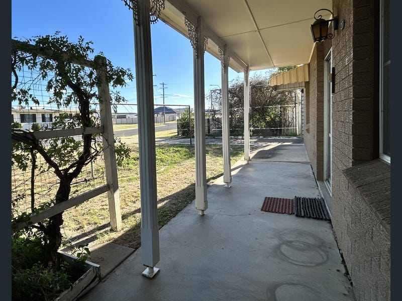 27 Howard Street, Roma