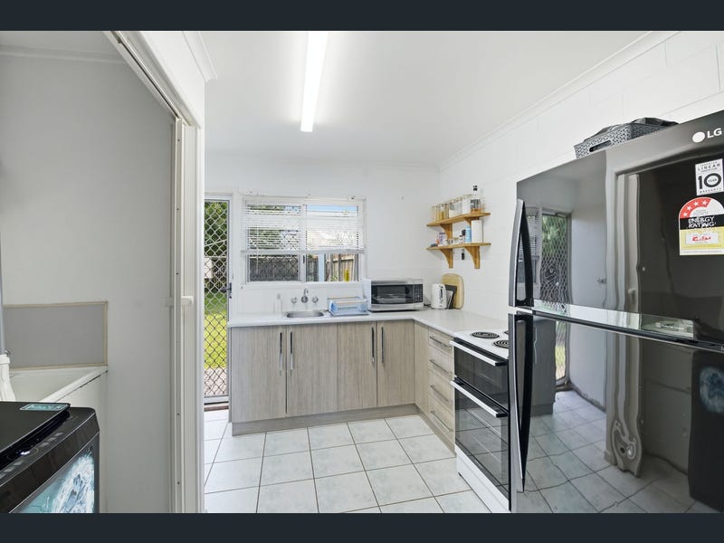 2/4 Graves Street, North Mackay